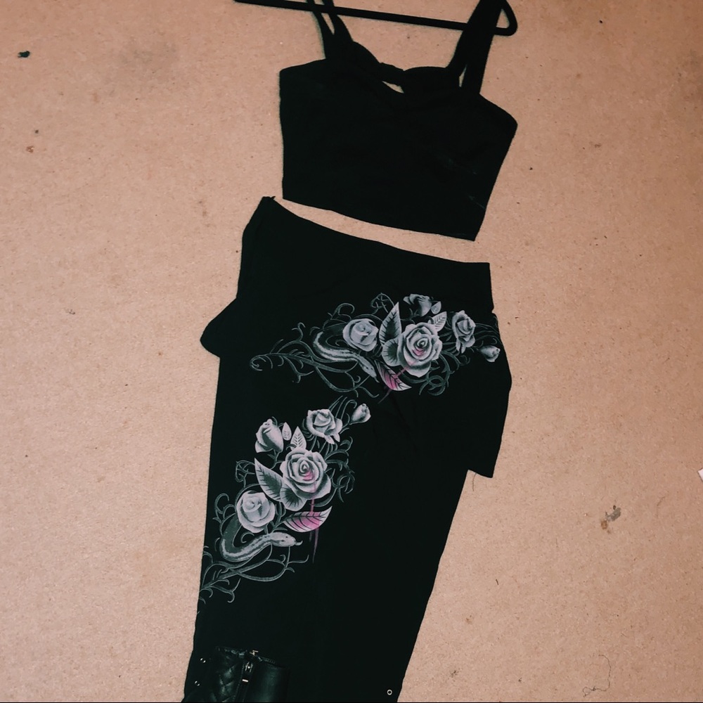 Gothic pants with rose and snake decoration
